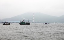 Vụ tàu chở gần 5.000 tấn than chìm trên biển: Lên phương án trục vớt, thu gom dầu