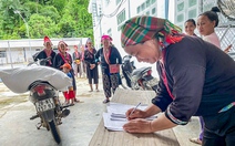 Thầy hiệu trưởng vùng cao chia hơn 21 tấn gạo cho học sinh trước ngày nghỉ hè