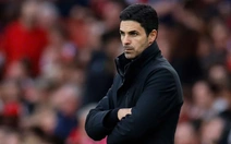 HLV Arteta của Arsenal nói điều ‘vô lý’ sau trận thua PSG