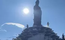 Mây ngũ sắc lại xuất hiện ở nơi tôn trí xá lợi Phật, núi Bà Đen