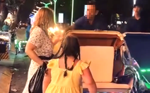 Xác minh clip người chạy xích lô ở Nha Trang 'giật' tiền trên tay du khách nước ngoài