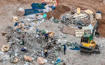 Không gian thoát lũ sông Đáy, sông Bùi ở Hà Nội bị 'băm nát', chính quyền địa phương nói gì?