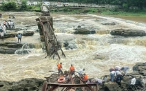 Sập cầu ở Ấn Độ, ít nhất 2 người chết, 32 người bị thương