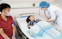 Vụ gia đình vùng cao bị 'chặt chém' 4,9 triệu chuyến xe 22km: Bệnh nhi được điều trị miễn phí