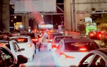 Dân Iran tháo chạy về phía biển, khu trung tâm Tehran vắng tanh như thời COVID-19