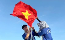 Mùa hè xanh rộn rã nơi đảo xa