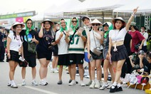 Fan Việt thuê xe sang quảng bá G-Dragon khắp Hà Nội, có người đòi theo về Hàn