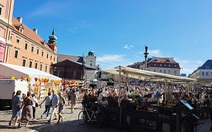 Phở, nem rán, cà phê sữa và nông sản Việt… đầy cuốn hút giữa thủ đô Ba Lan