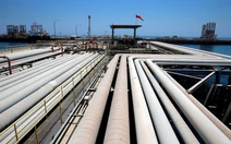 Giá dầu giảm mạnh, chứng khoán Mỹ bật tăng sau khi Iran tấn công căn cứ ở Qatar