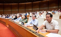 Quốc hội 'chốt' luật quy định công chức, viên chức chỉ có một quốc tịch