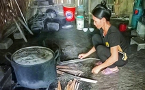 Đang đun nước trong bếp thì bị sét đánh