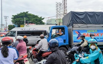 Hơn 10km quốc lộ 1 ùn nghiêm trọng, cửa ngõ TP.HCM nghẽn từ sáng đến chiều