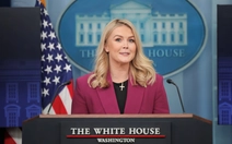 Thư ký báo chí Nhà Trắng bị chỉ trích vì ca ngợi ông Trump quá đà