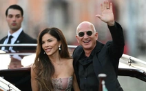 Đám cưới tỉ phú Jeff Bezos khép lại với tiệc ngủ hoành tráng, bất chấp biểu tình căng thẳng
