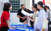Một gia đình Trung Quốc mất hơn 110.000 USD vì tin lời chạy trường điểm cho con