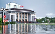 Trung tâm Bắc Giang ngập sâu sau mưa lớn
