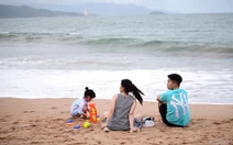 Đau đầu khi con nghỉ hè toàn ôm điện thoại 'chiến' game