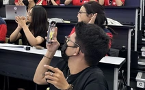 Sinh viên livestream hốt bạc, coi chừng dính bẫy bán hàng giả