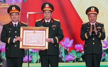 Có một nơi chuyên xuất bản sách của các lãnh tụ, tướng lĩnh, những cuốn sách đi khắp chiến trường