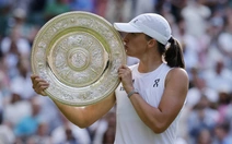 Swiatek thắng ‘trắng’ Anisimova ở trận chung kết Wimbledon áp đảo nhất mọi thời đại