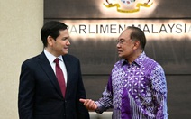Thủ tướng Malaysia nói đùa muốn giữ hộ chiếu
 của ngoại trưởng Mỹ để ông ở lại lâu hơn