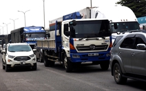 Quốc lộ 51 ùn ứ cục bộ nhiều nơi sau khi phân luồng sửa  khe co giãn ở cầu Long Thành