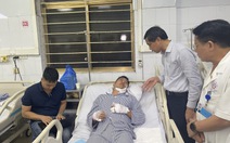 Chiến sĩ phòng cháy lặn khỏi khoang tàu Vịnh Xanh bị lật, được tàu đánh cá cứu ra sao?