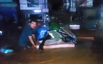 Người dân miền núi Nghệ An hối hả chạy lũ trong đêm