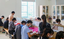 Lao động mất việc có thể ngồi nhà làm thủ tục hưởng trợ cấp thất nghiệp