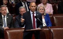 Nghị sĩ Dân chủ phát biểu hơn 5 giờ để hoãn luật chi tiêu của ông Trump