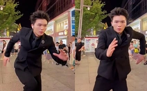 Chàng trai chạy trên đường chẳng khác gì tua chậm