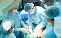 Nghiện tiêm filler một cô gái Việt bị hoại tử đùi, phải mổ hơn 60 lần để giành lại sự sống