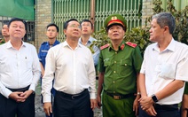 Chủ tịch UBND TP.HCM Nguyễn Văn Được đến hiện trường chỉ đạo khắc phục vụ cháy tại cư xá Độc Lập