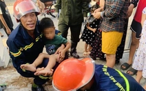 Giải cứu bé trai 5 tuổi kẹt chân trong ống thoát nước
