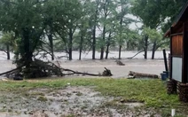 Lũ lụt kinh hoàng ở Texas bước sang ngày thứ 5, hơn 104 người thiệt mạng
