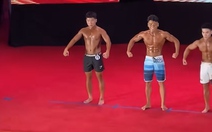 Vừa đi tập gym được 4 ngày thì thằng bạn khen body đẹp nên đi thi tranh giải