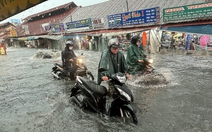 Mưa đang mở rộng từ miền Tây về TP.HCM, Đồng Nai, Tây Ninh, từ trưa nay sẽ có mưa to