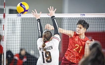 Bóng chuyền Việt Nam: 'Trong cái khó ló cái khôn'