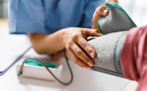 Huyết áp luôn cao ‘vượt ngưỡng’, uống thuốc không hạ vì sao?