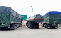 Phạt nặng xe đầu kéo chở cát quá tải gần 300%