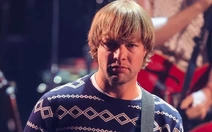 Cựu thành viên Maroon 5 bị vợ tố bạo hành, gạ gẫm trẻ vị thành niên