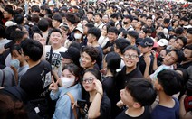 Hàng ngàn người chờ nhận vé 'Việt Nam trong tôi concert'