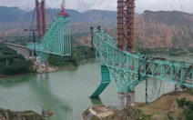 Trung Quốc: Sập cầu bắc qua sông Hoàng Hà khiến 12 người chết, 4 người mất tích