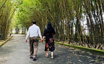 Càng già càng thương: Ba má tôi và tình yêu qua năm tháng