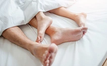 10 ngày sau cuộc ‘vui vẻ’, nam thanh niên nhiễm vi khuẩn thường gây viêm não mô cầu