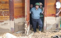 Thủ tướng: Dựng lại mái nhà, chia sẻ đau thương, mất mát với người dân bị lũ quét
