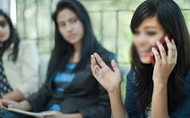 Người nước ngoài sốc khi thấy nhiều người Việt nói chuyện điện thoại lớn tiếng nơi công cộng