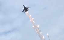 'Hổ mang chúa' Su-30MK2 bay qua Ba Đình