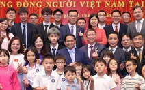 Thủ tướng chia sẻ với kiều bào tại Trung Quốc về không khí Quốc khánh trong nước