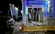 Tiếng nổ lớn nghi do pháo tự chế làm hỏng căn nhà ở Lâm Đồng, không có thương vong